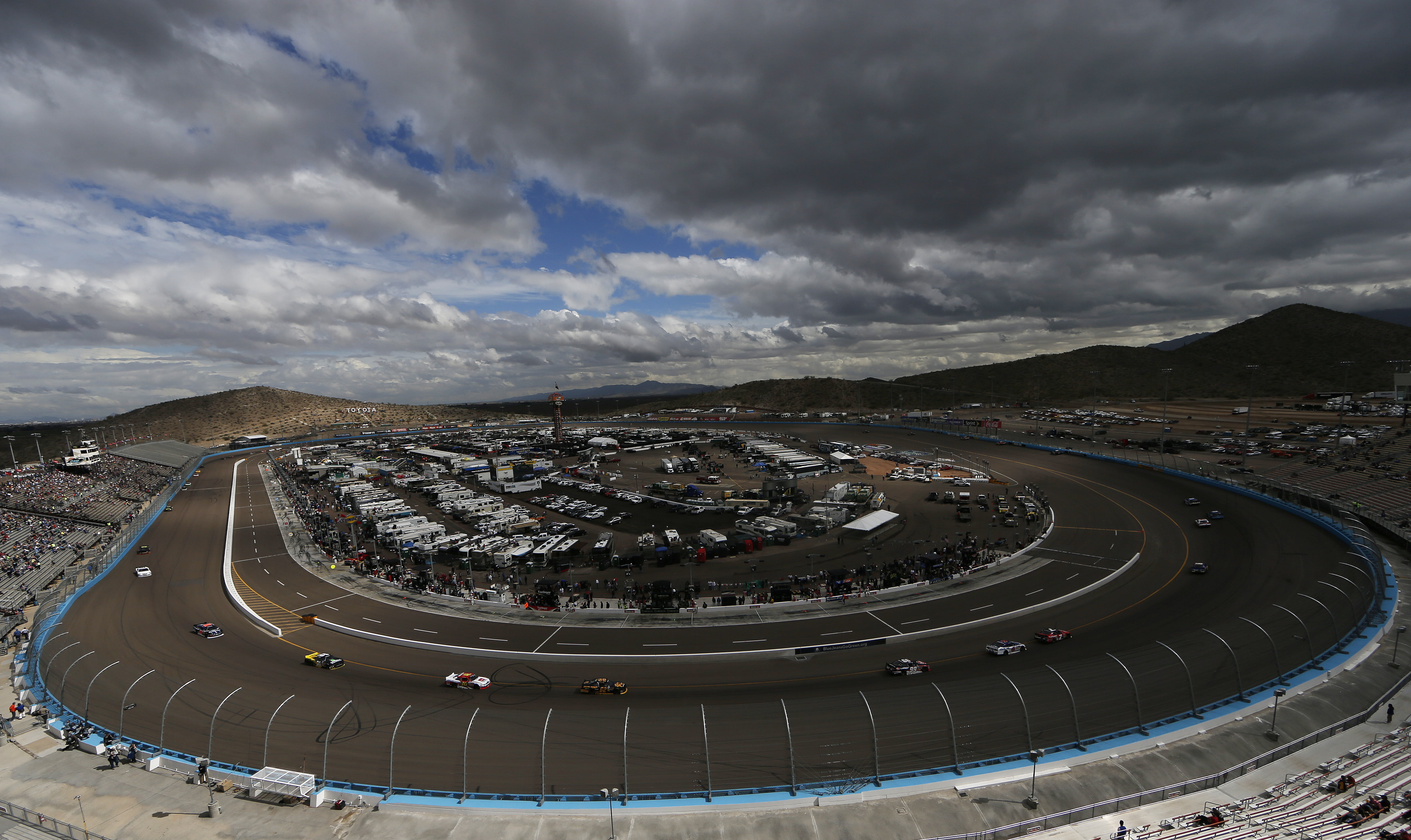 Nationwide Race at Phoenix Delayed by Rain