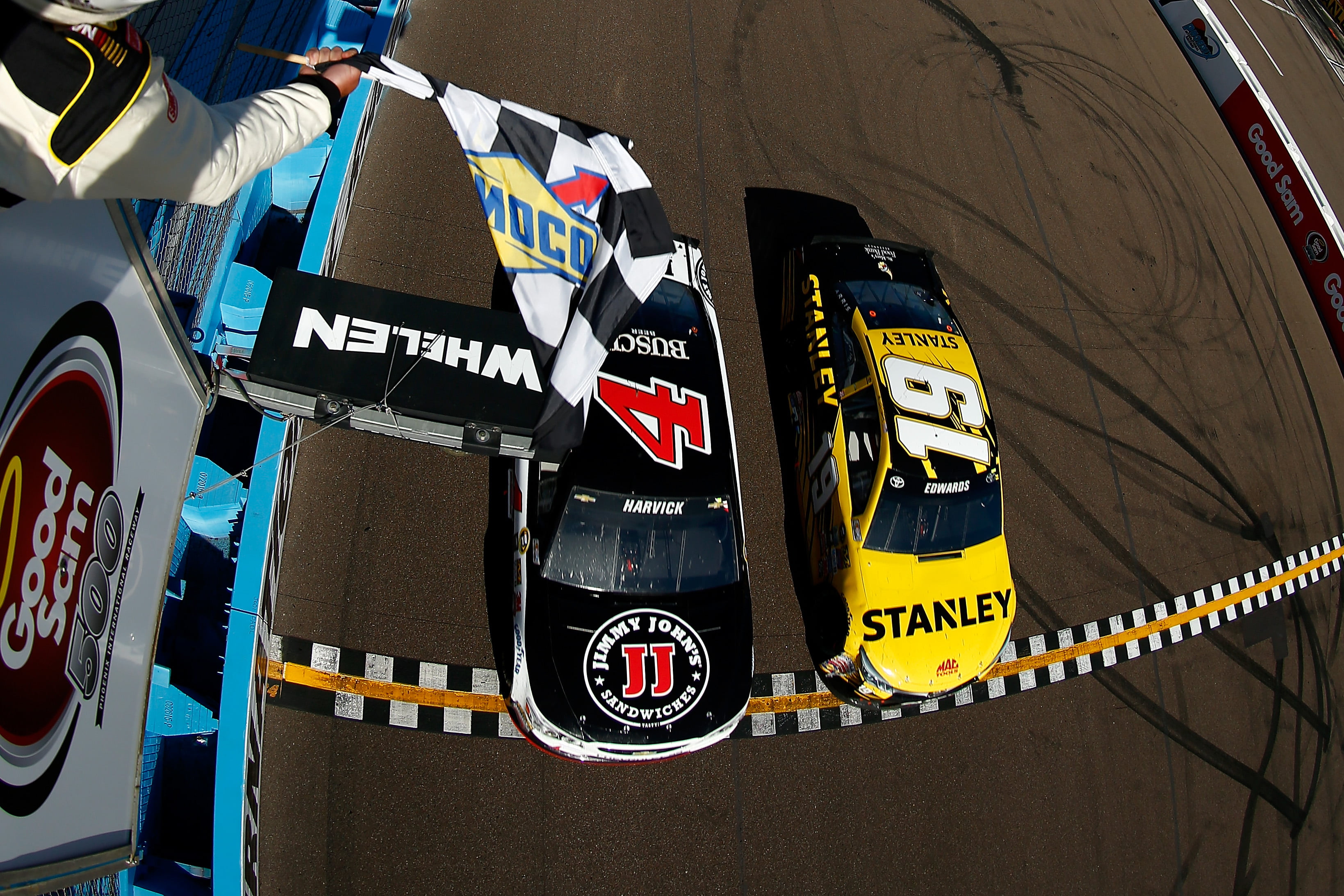 Harvick holds off Edwards at Phoenix—by a matter of inches